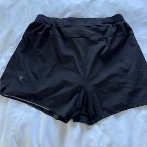 Lululemon men’s running short 4 inch inseam with liner